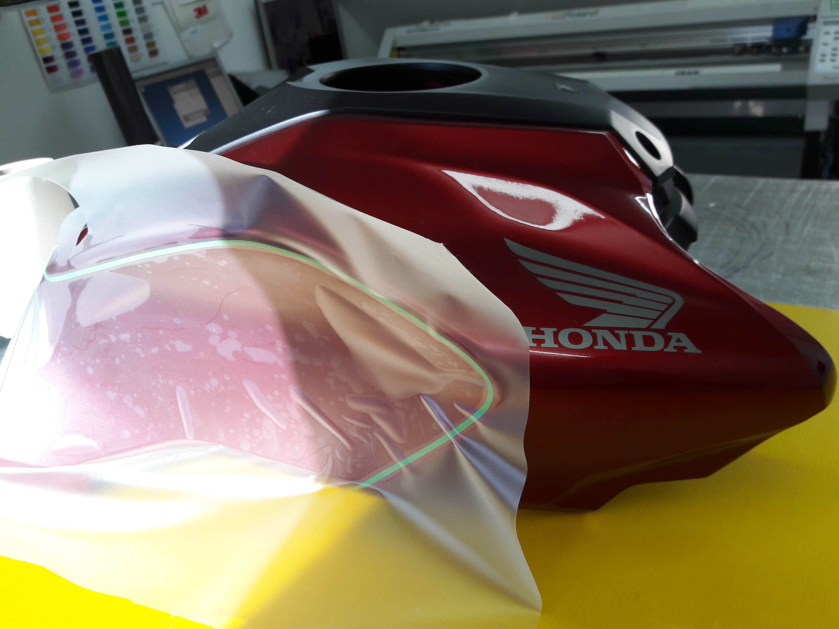 Honda tankburkolat dekorálás